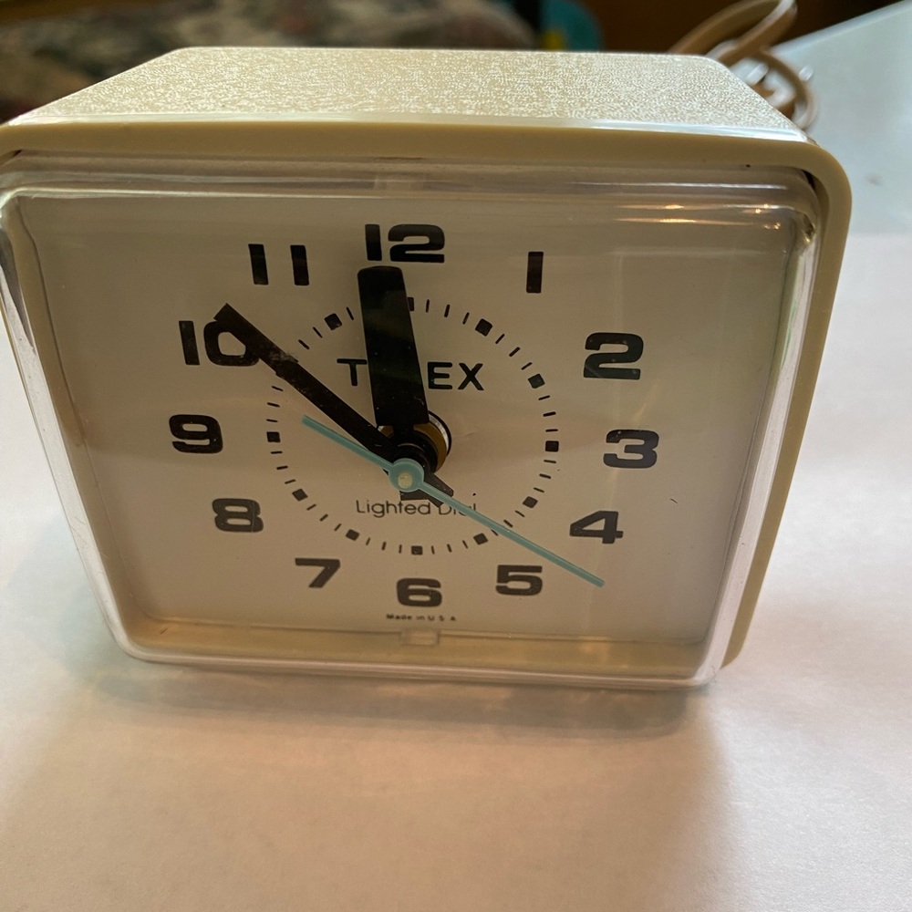 Cool, Vintage Timex alarm clock. Little wear but In beautiful condition!